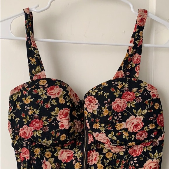 Top - Picture 2 of 2